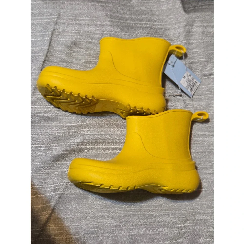 Cat & Jack Kids Eli Rain Boots Yellow Waterproof Slip On Ankle Boots Size 12 IT
